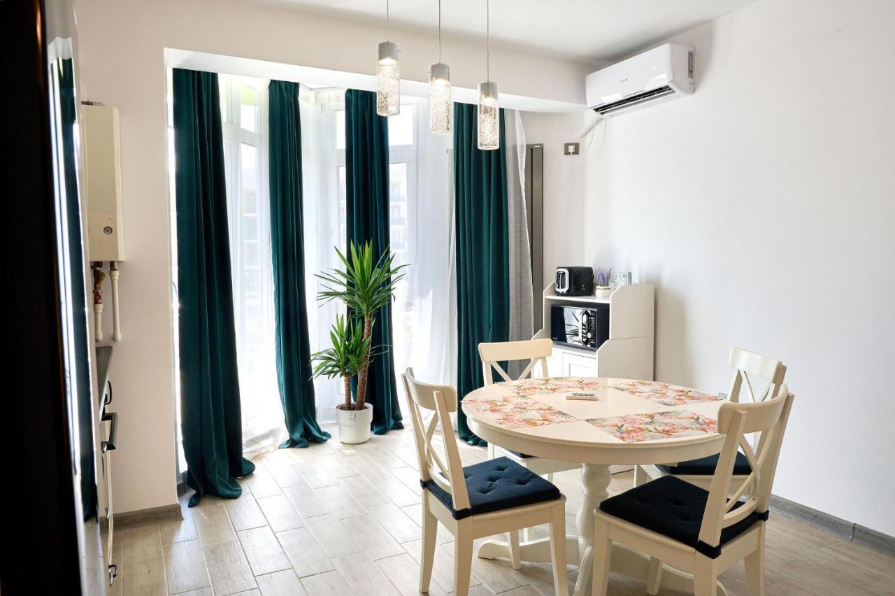 Provence Apartment In Spa N Pool Resort Mamaia Eksteriør billede