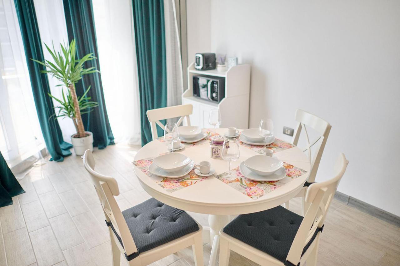 Provence Apartment In Spa N Pool Resort Mamaia Eksteriør billede